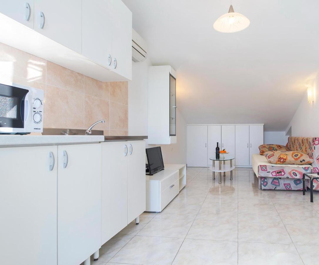 Apartments Eugen 2024 拉巴克 外观 照片